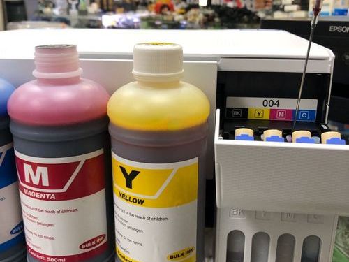 售卖假冒打印机墨盒以次充好，法院依法严惩打字复印店